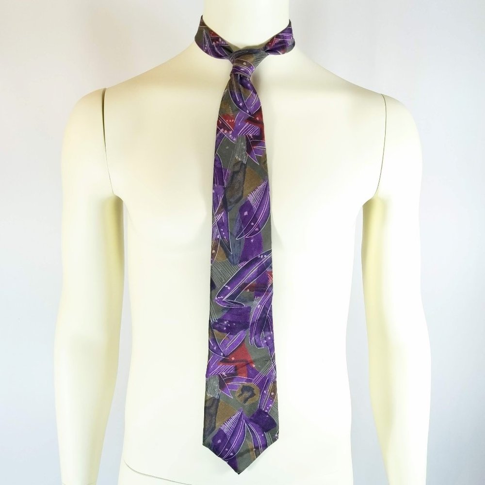 Je Suis Purple necktie